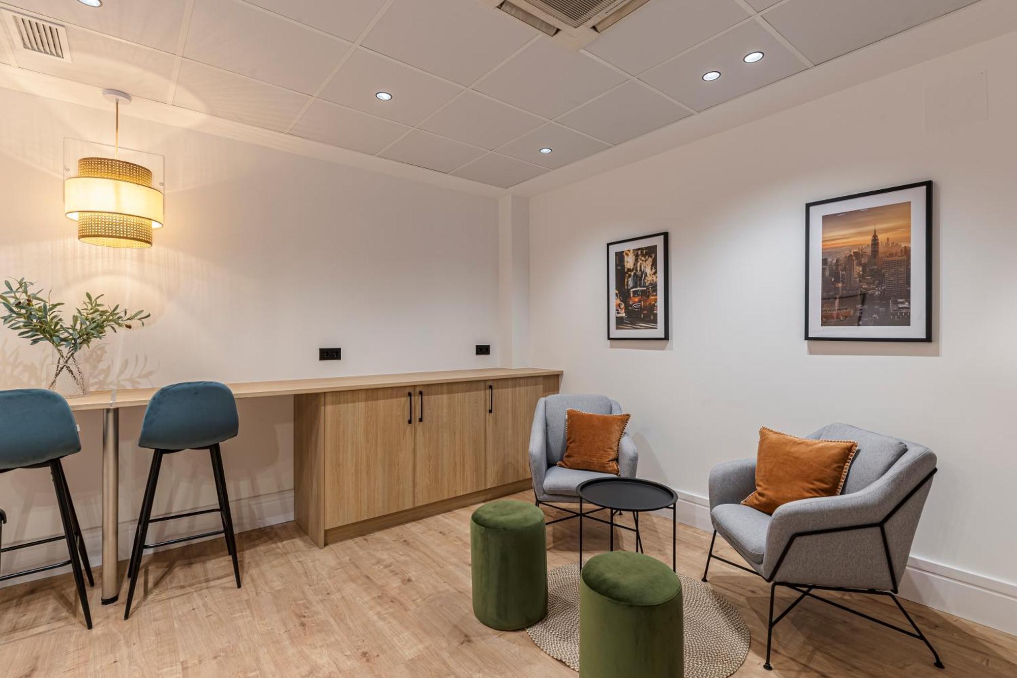 Mh Apartments Soho Мадрид Экстерьер фото
