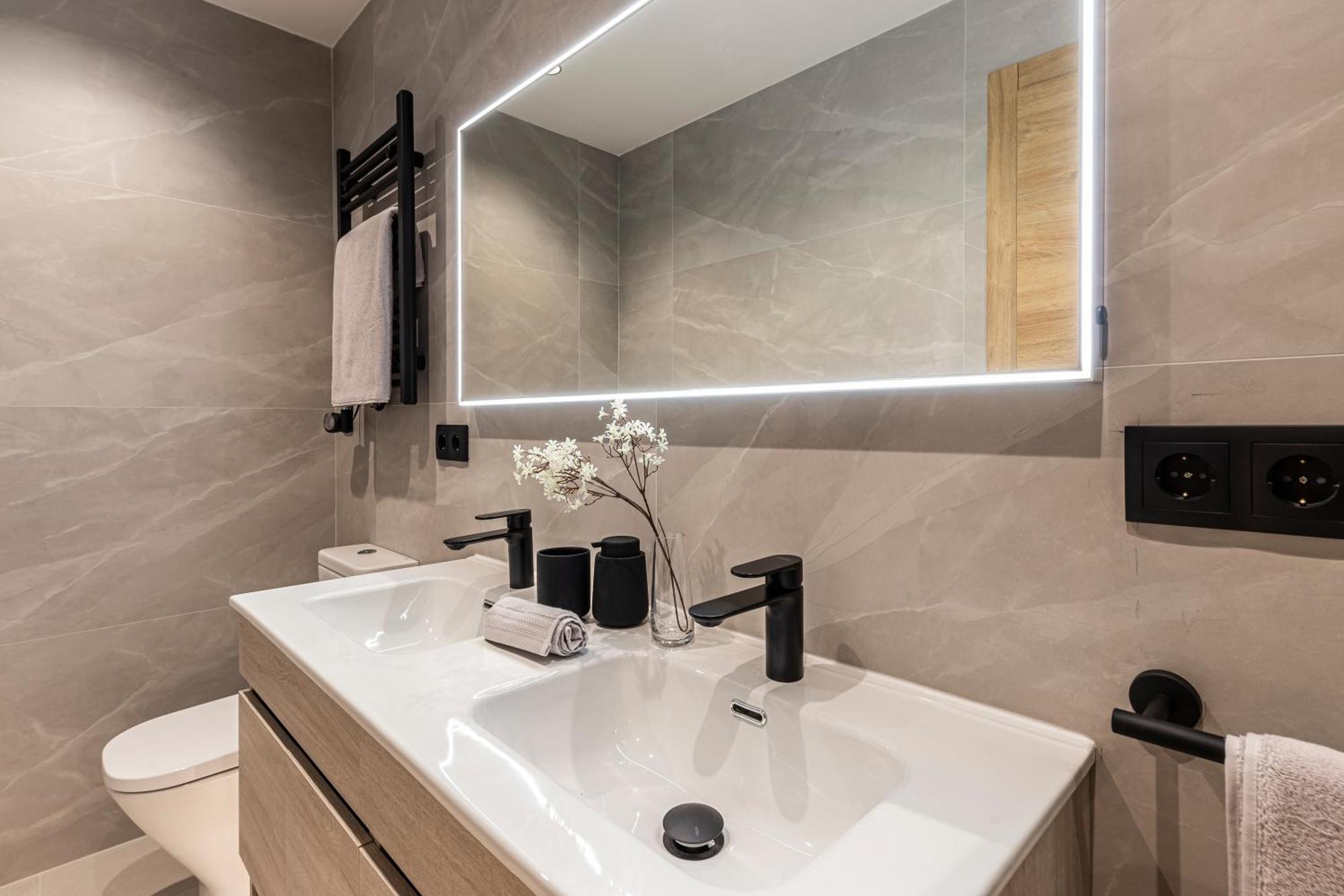 Mh Apartments Soho Мадрид Экстерьер фото
